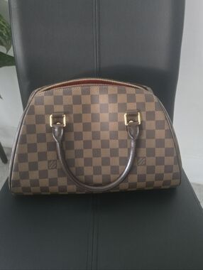 Louis Vuitton Speedy Bag